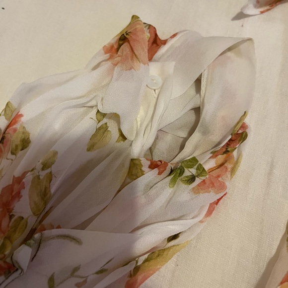 Chic Zara Floral Wraparound Blouse - Picture 2 of 5